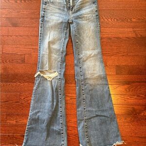 2/$25 EUC American Eagle Outfitters Light Blue Flare Jeans